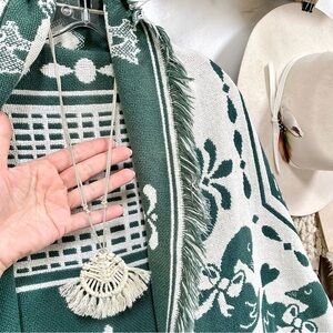 MACRAME adjustable necklace w southwestern/shabby chic/hippy vibe